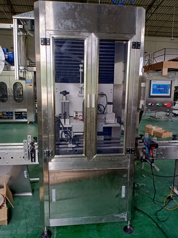 液體灌裝機(jī)帶秤丨計量精準(zhǔn)，安全防爆