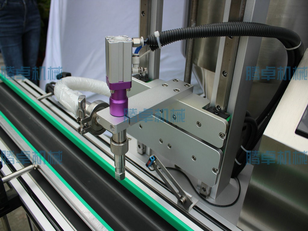 灌裝機(jī)廠家 灌裝機(jī)廠家